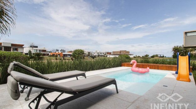 Casa à venda no Ocean Side: