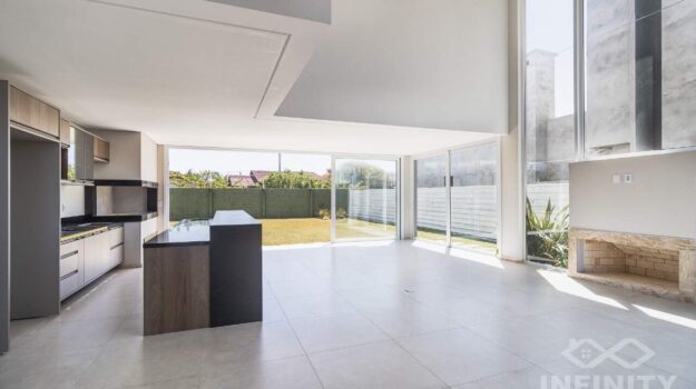 Casa à venda no Ocean Side: