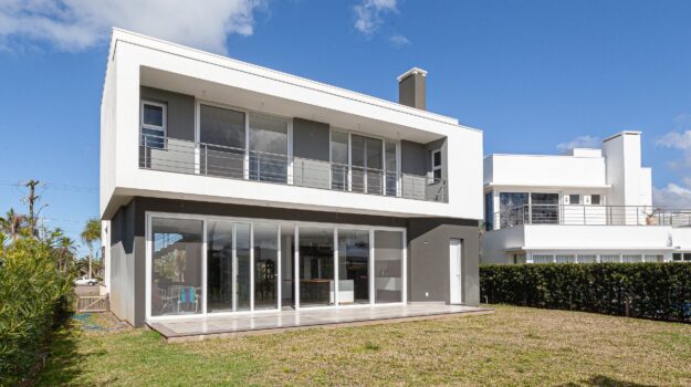 Casa à venda no Ocean Side: Casa à venda no Ocean Side: